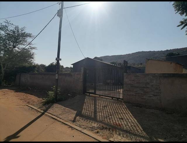 10 BEDROOM HOUSE FOR SALE IN MAMELODI EAST